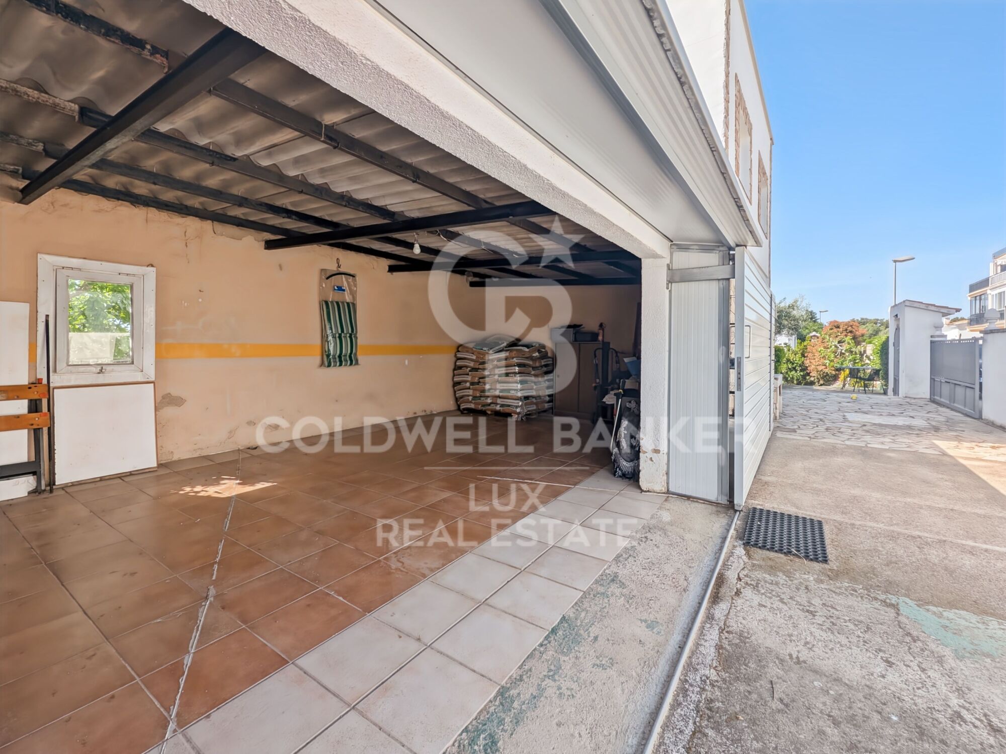 Villa con 2 garajes y parcela de 820 m² en Roses