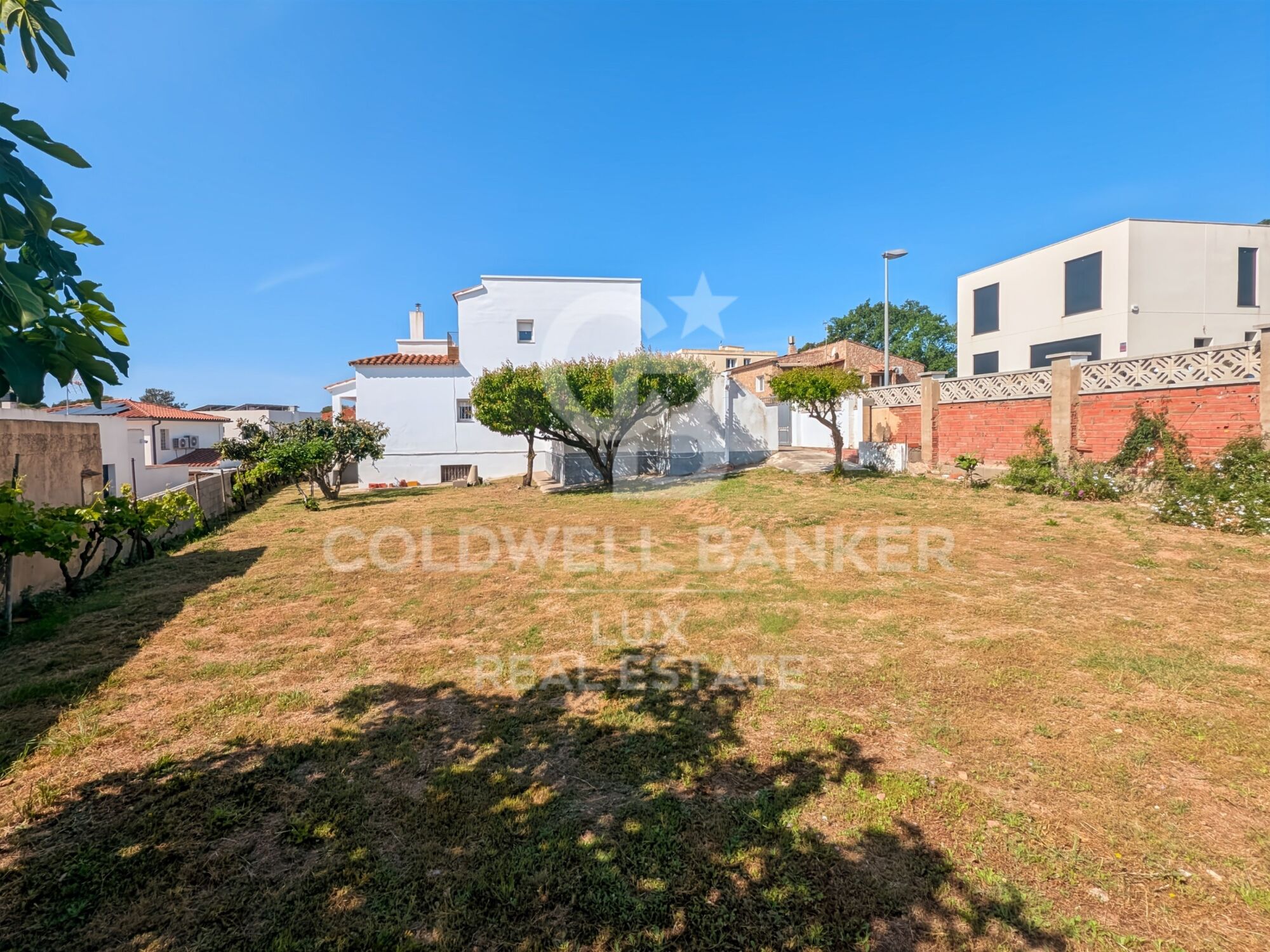 Villa con 2 garajes y parcela de 820 m² en Roses