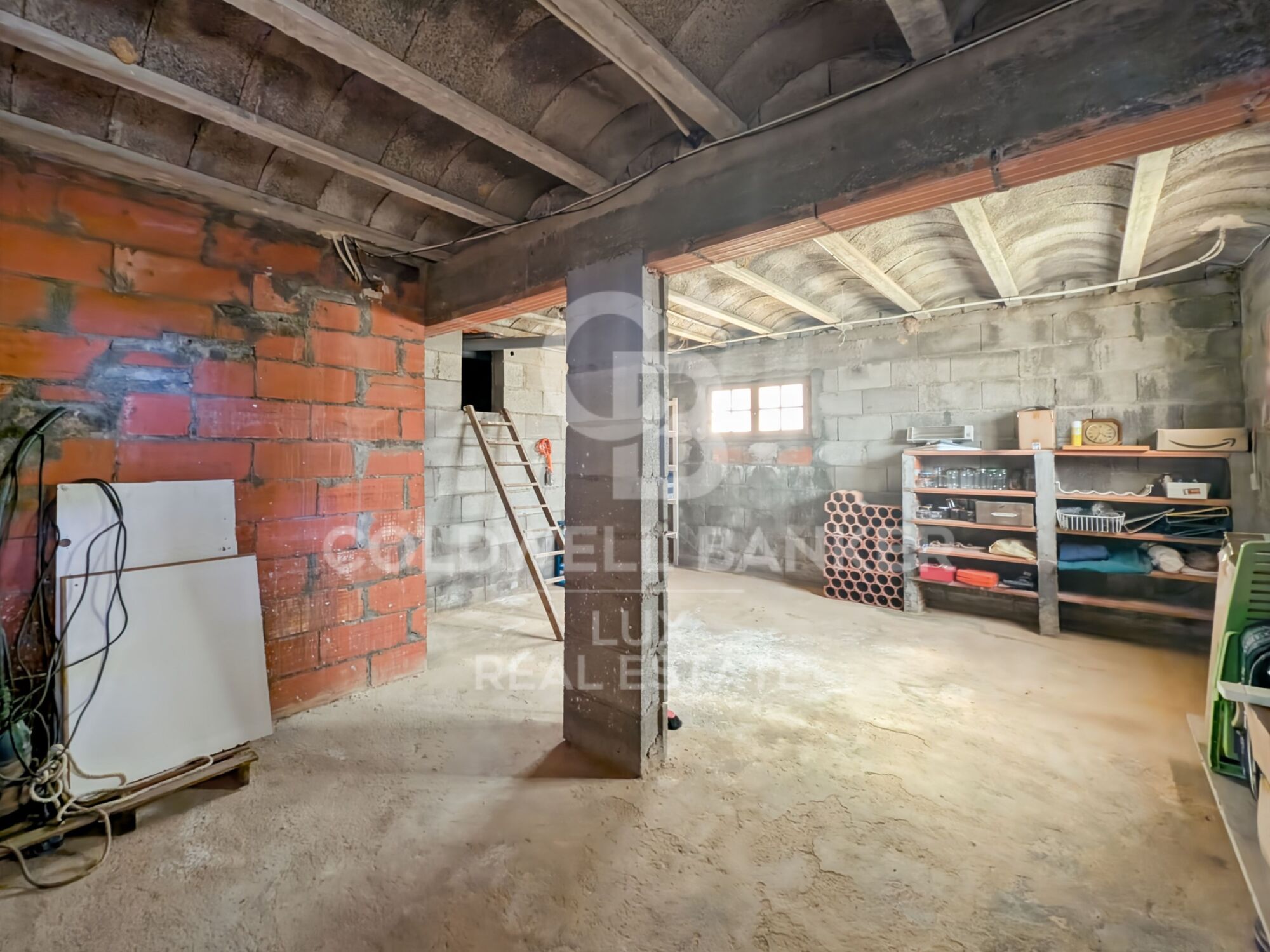Villa with 2 garages and 820 m² plot in Roses
