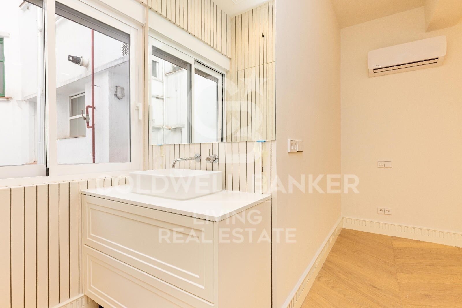 Flat 2 Bedrooms Sale Madrid