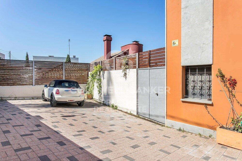 Maison familiale exclusive avec jardin, piscine et 5 suites doubles
