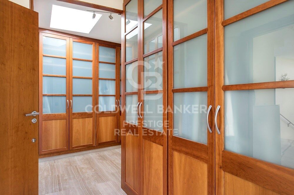 Maison familiale exclusive avec jardin, piscine et 5 suites doubles