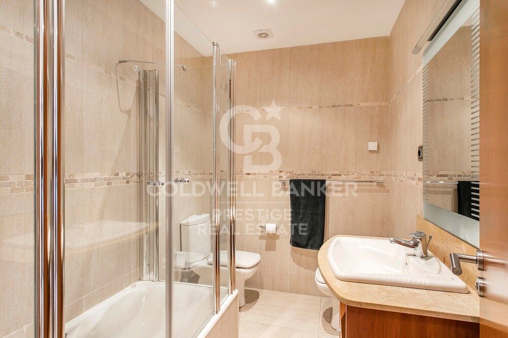 Maison familiale exclusive avec jardin, piscine et 5 suites doubles