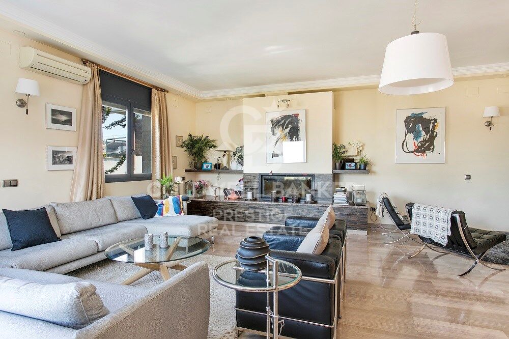 Exclusive family house with garden, pool and 5 double Suites
