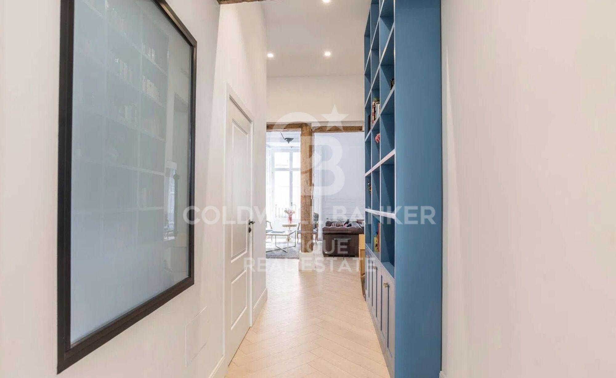 Renovated exterior apartment in Barrio de Las Letras, Madrid