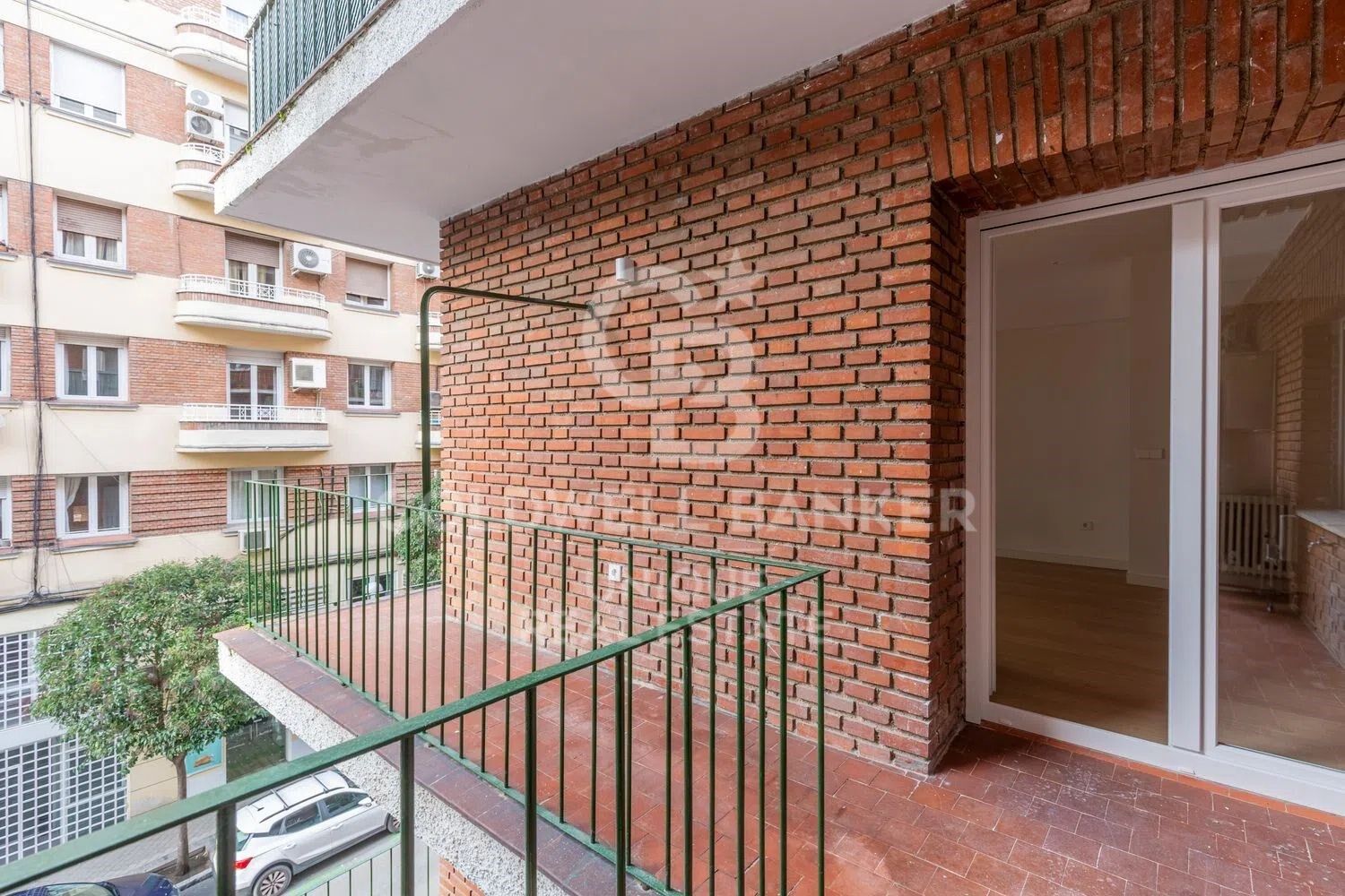 Piso exterior reformado en Pacífico, Madrid