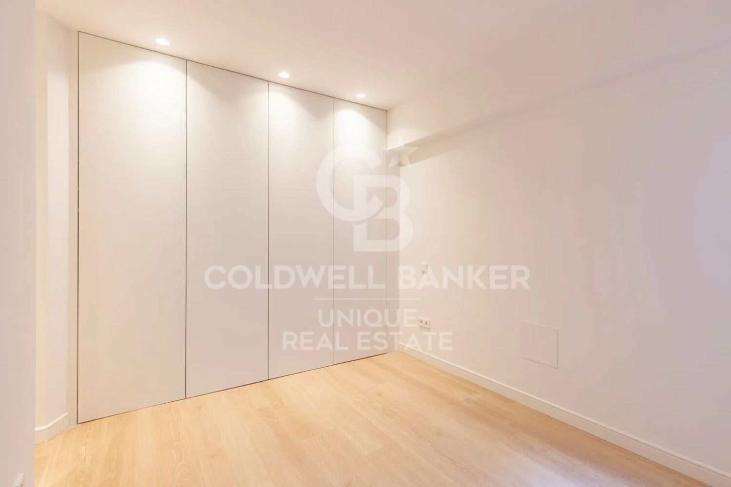 Renovated exterior apartment in Pacífico, Madrid