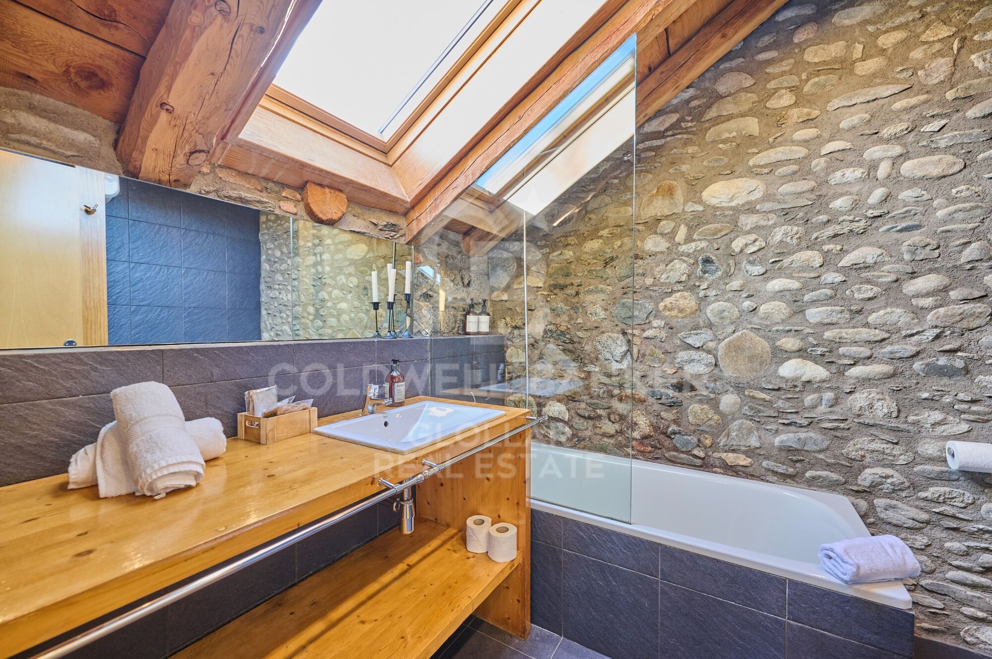 House 3 Bedrooms Sale Bourg-Madame