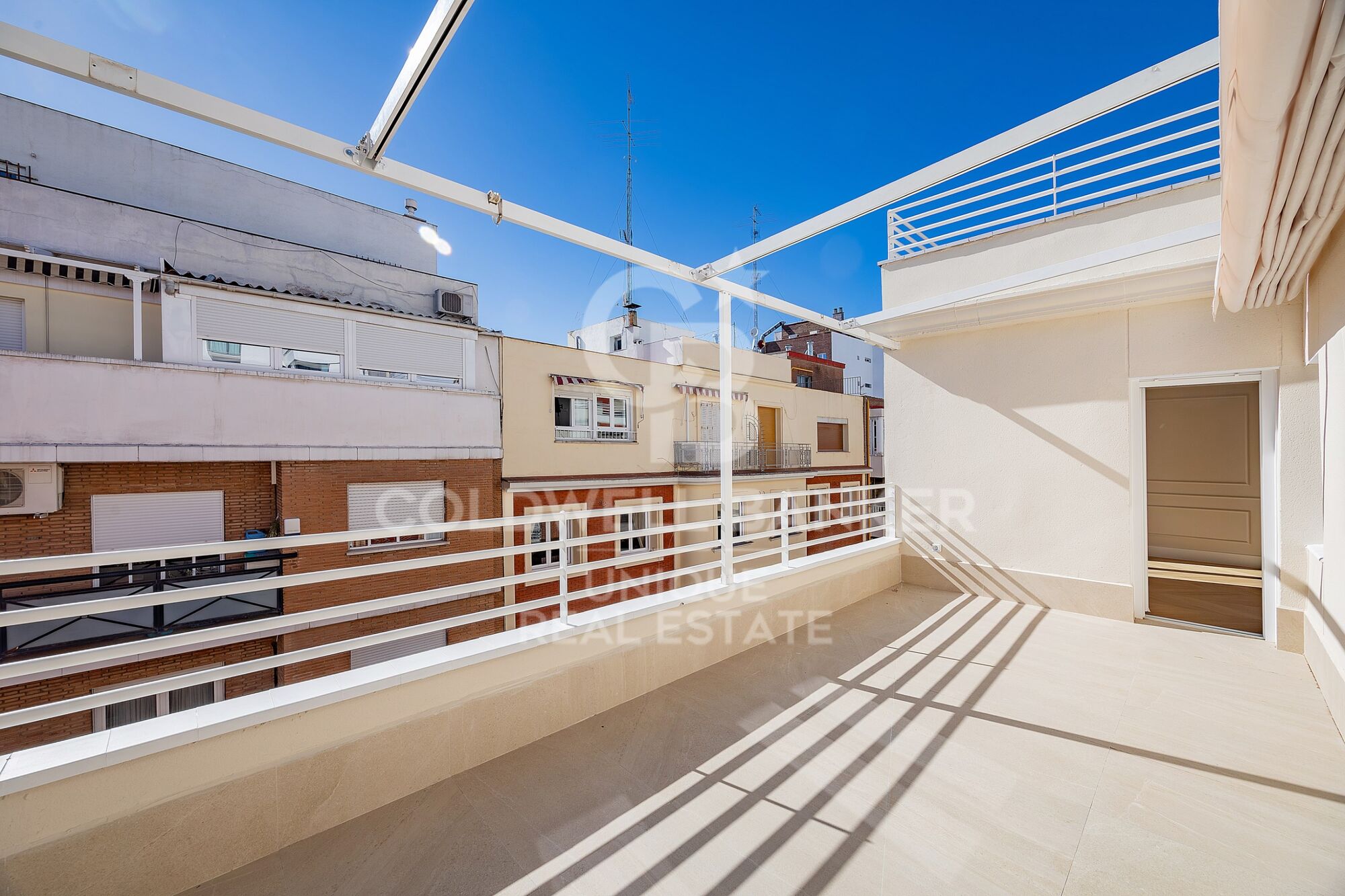 Renoviertes Außen-Penthouse mit Terrasse in Trafalgar, Madrid