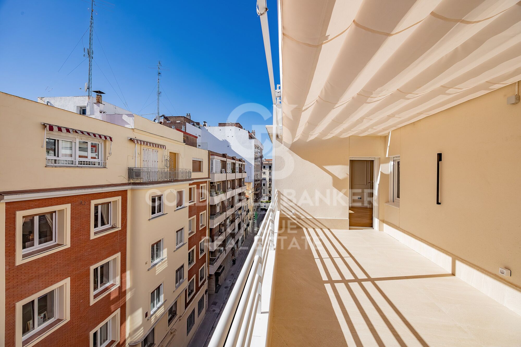 Penthouse extérieur rénové avec terrasse à Trafalgar, Madrid