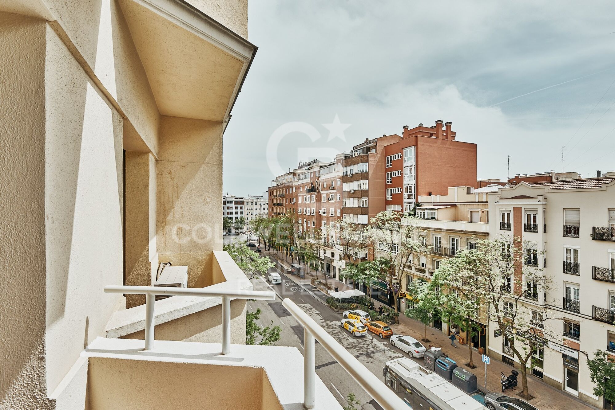 Flat 3 Bedrooms Sale Madrid