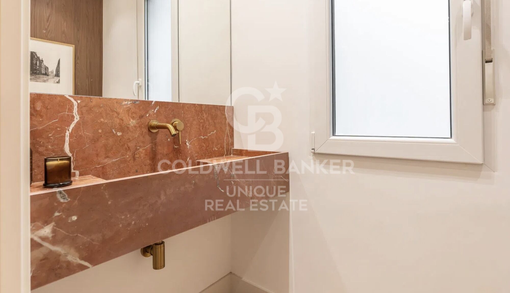 Renovated exterior apartment in Almagro, Madrid
