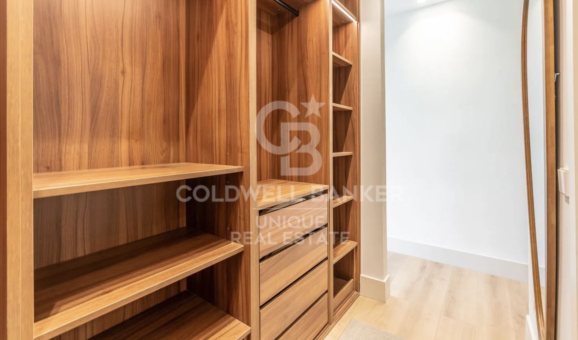 Renovated exterior apartment in Almagro, Madrid
