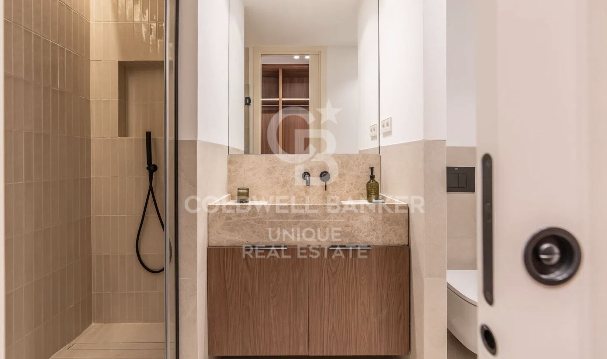 Renovated exterior apartment in Almagro, Madrid