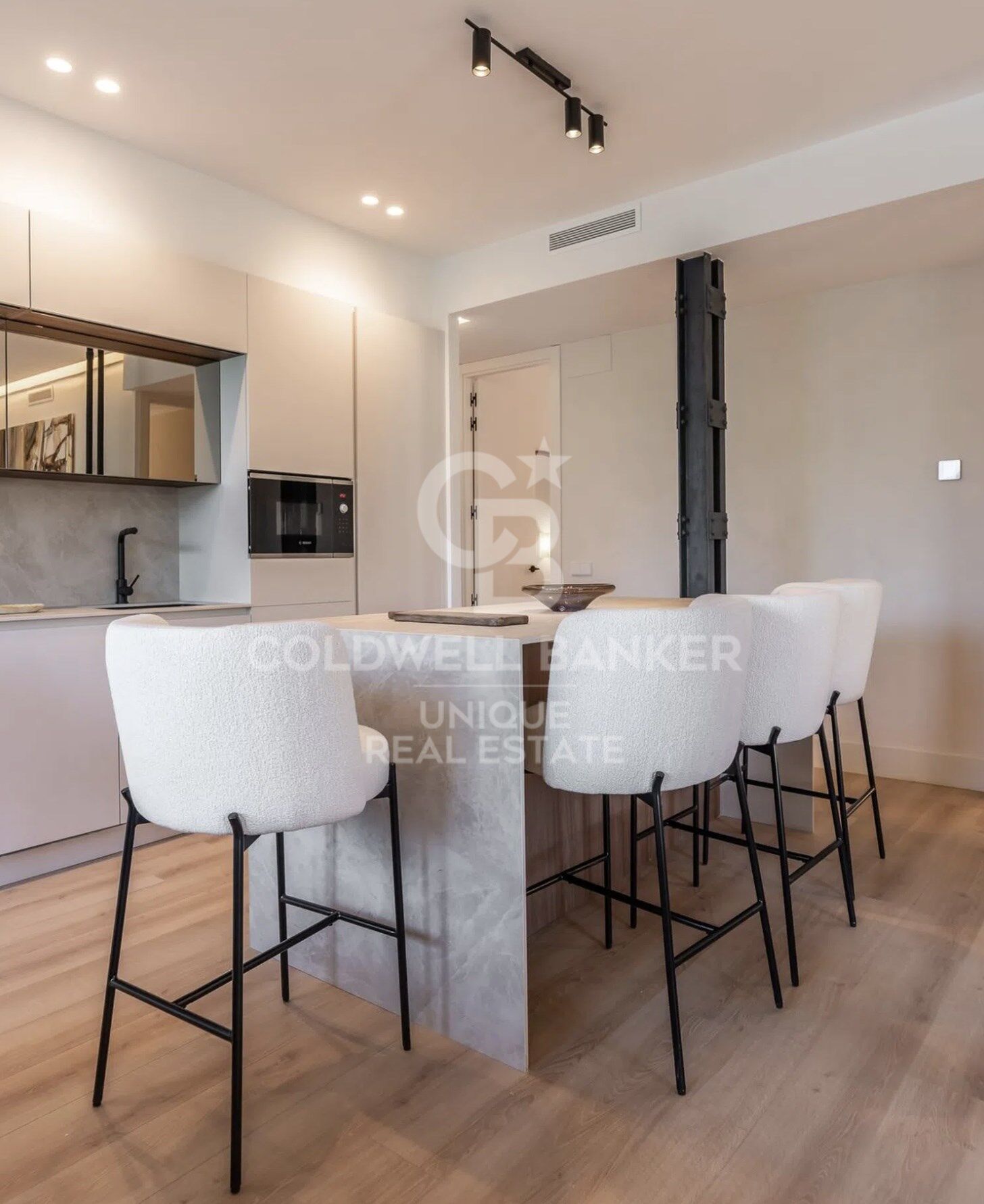 Renovated exterior apartment in Almagro, Madrid
