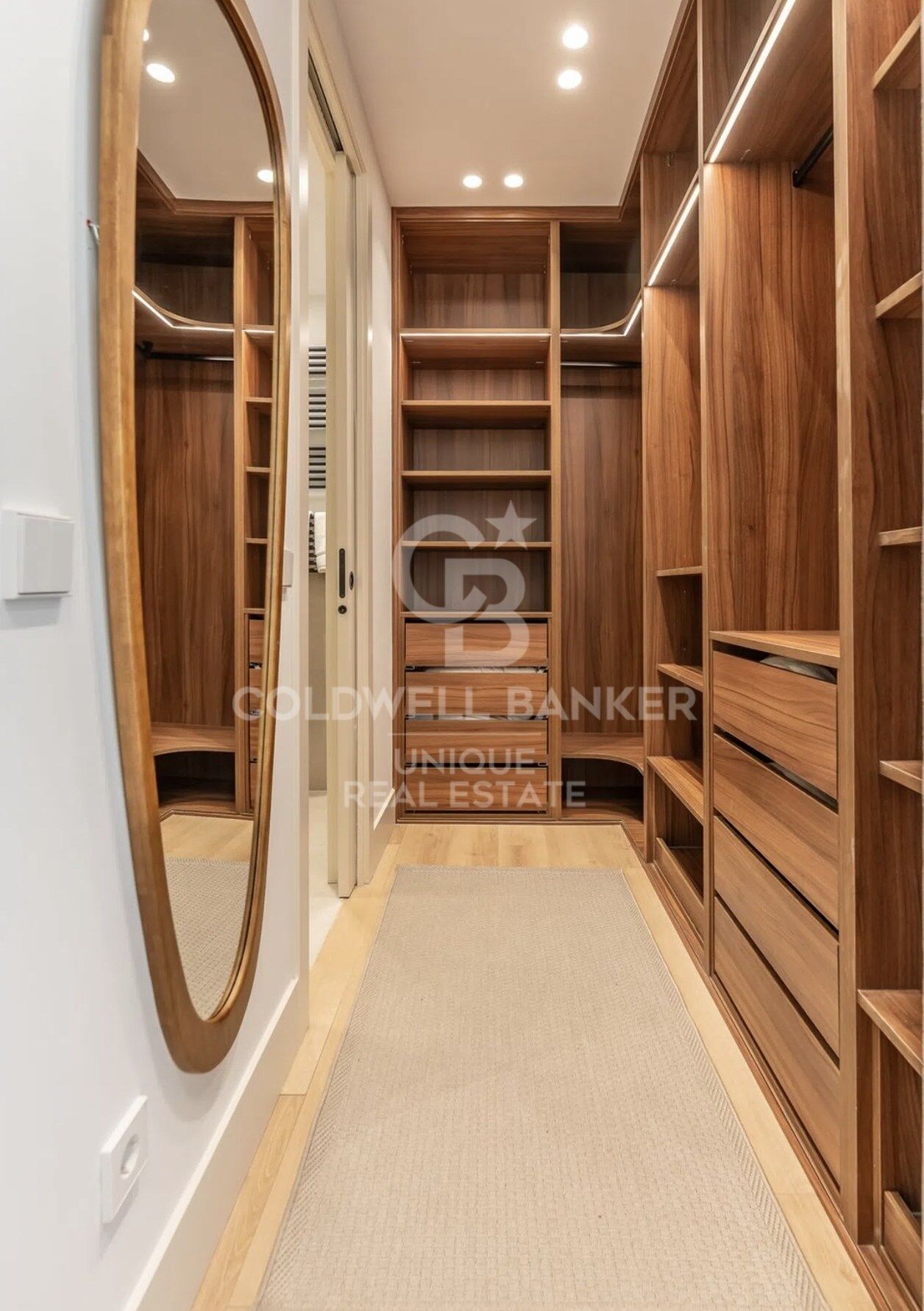 Renovated exterior apartment in Almagro, Madrid