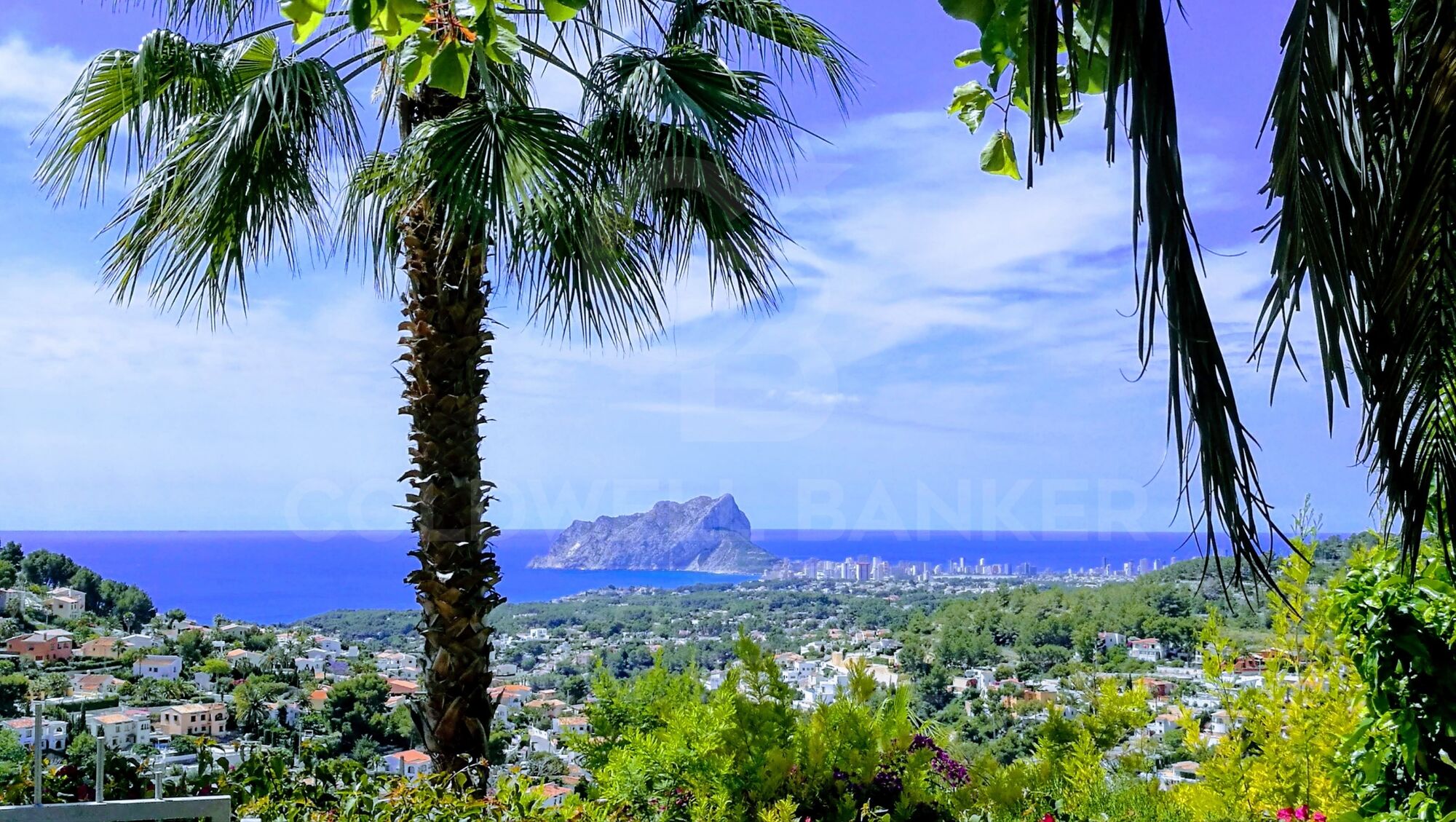 Ibizan villa with spectacular views of the sea and the bay of Calpe