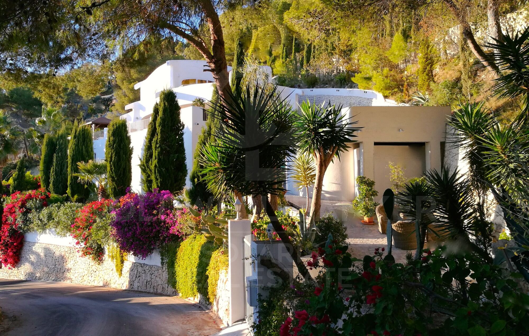 Ibizan villa with spectacular views of the sea and the bay of Calpe