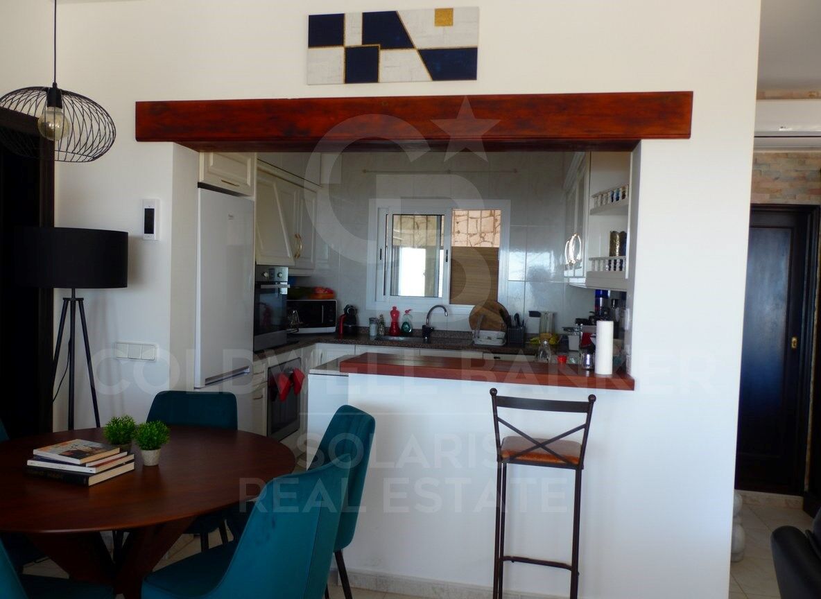 Villa ibizanne avec des vues spectaculaires sur la mer et la baie de Calpe