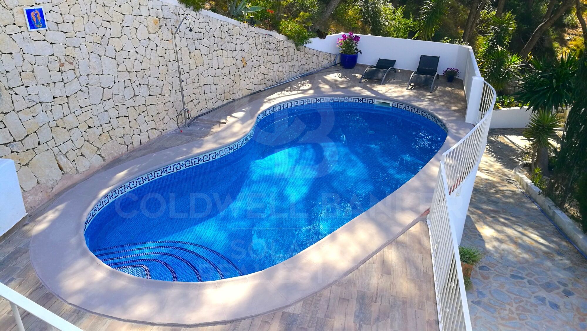 Villa ibicenca con espectaculares vistas al mar y a la bahía de Calpe