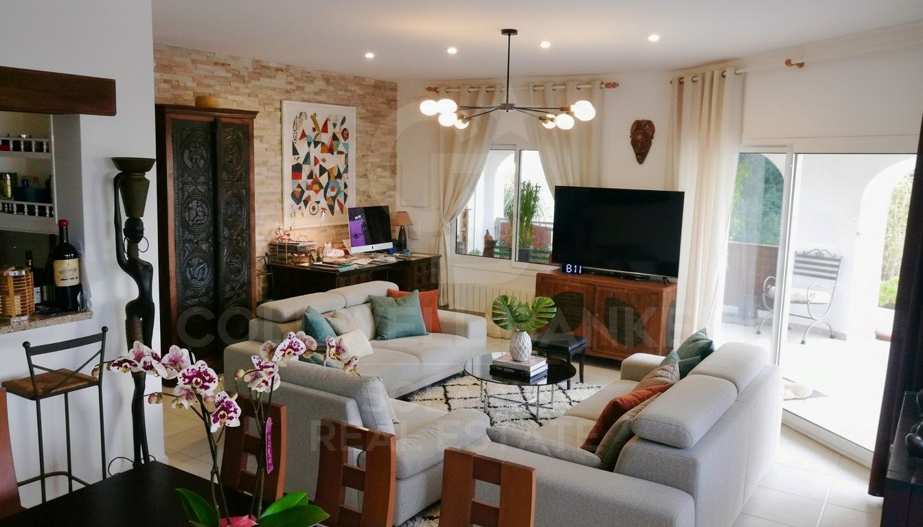 Villa ibicenca con espectaculares vistas al mar y a la bahía de Calpe