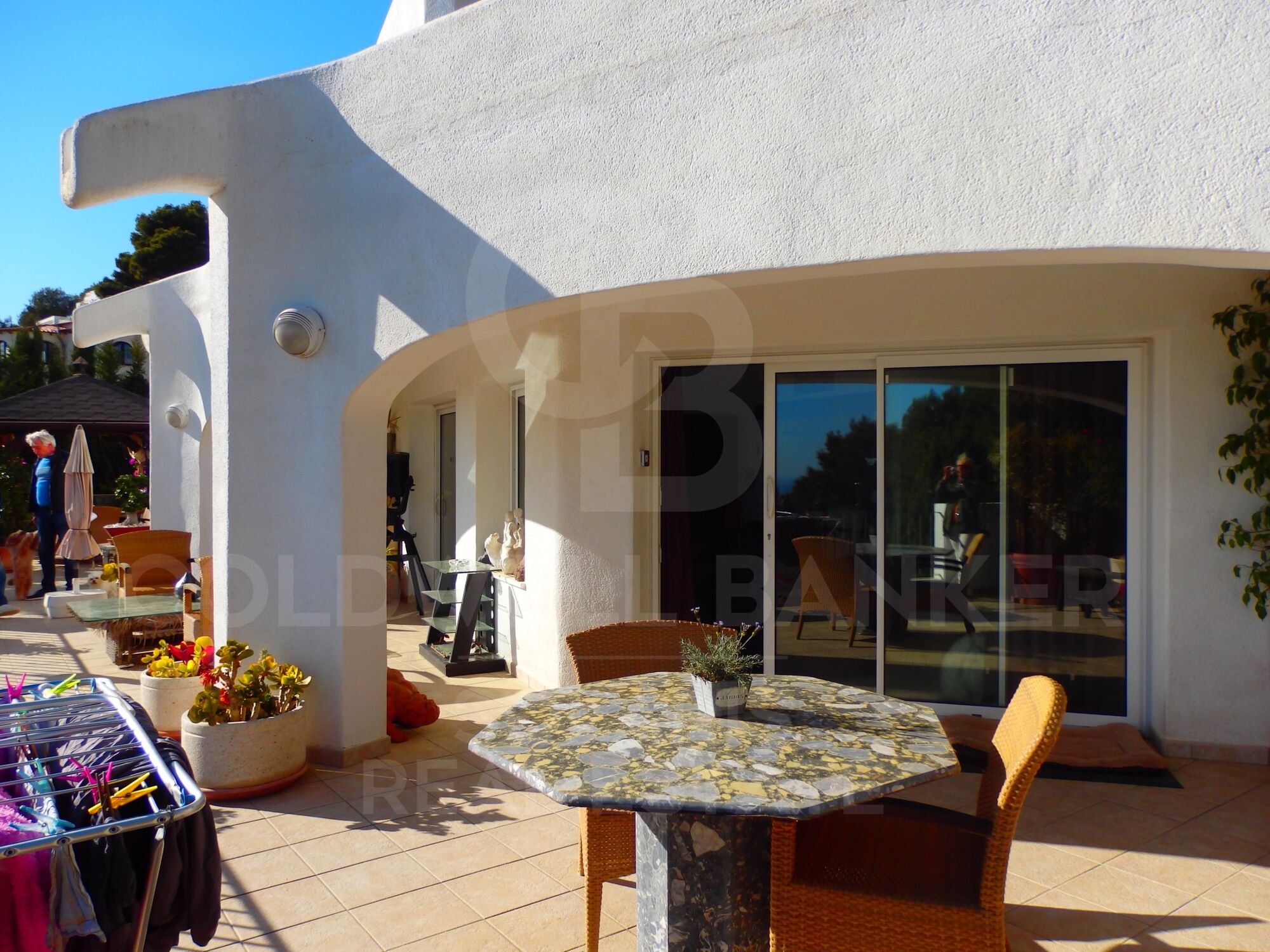 Villa ibicenca con espectaculares vistas al mar y a la bahía de Calpe