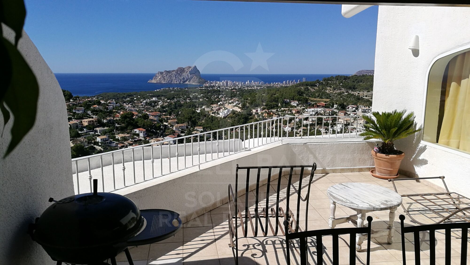 Ibizan villa with spectacular views of the sea and the bay of Calpe