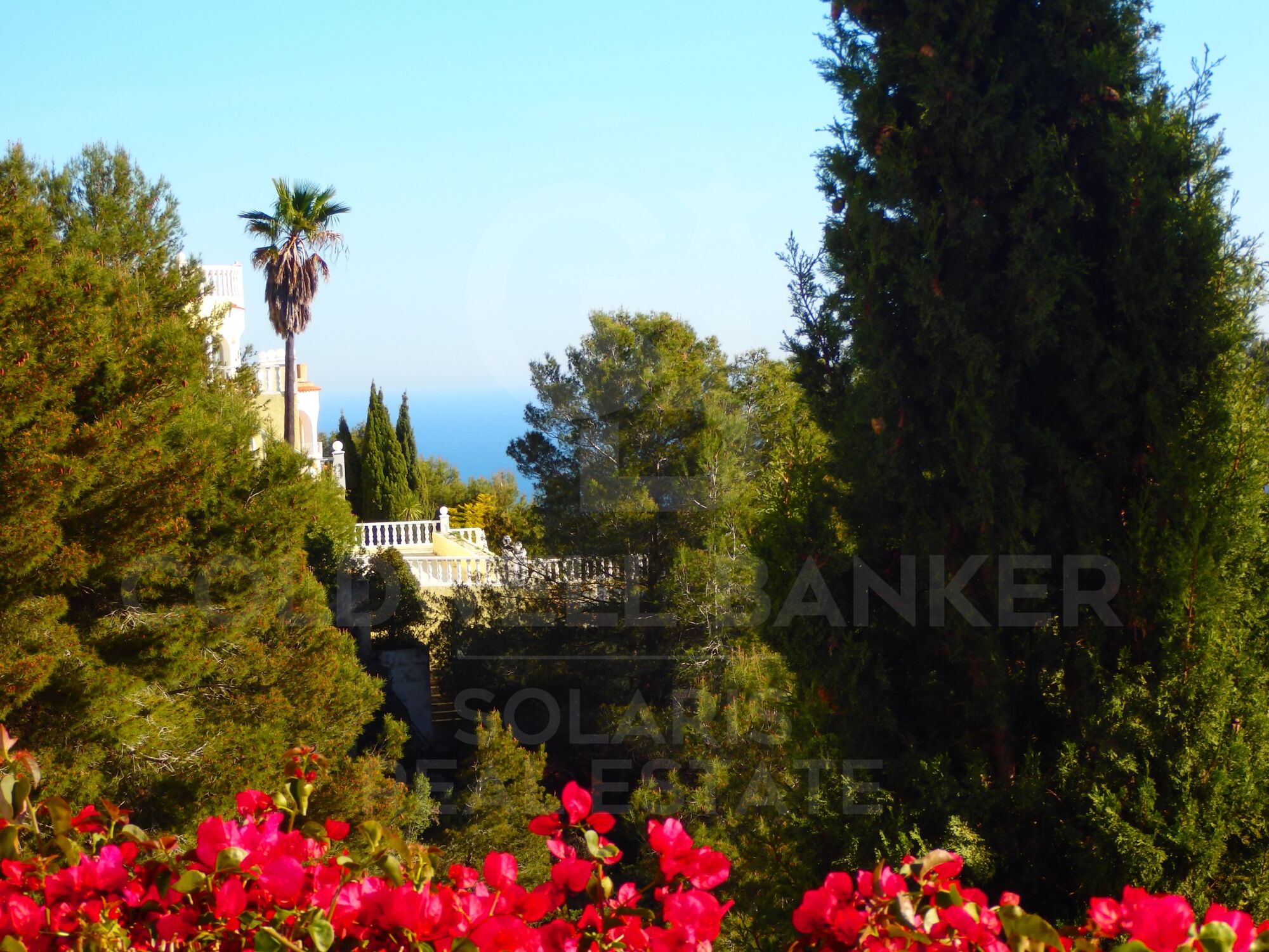 Ibizan villa with spectacular views of the sea and the bay of Calpe