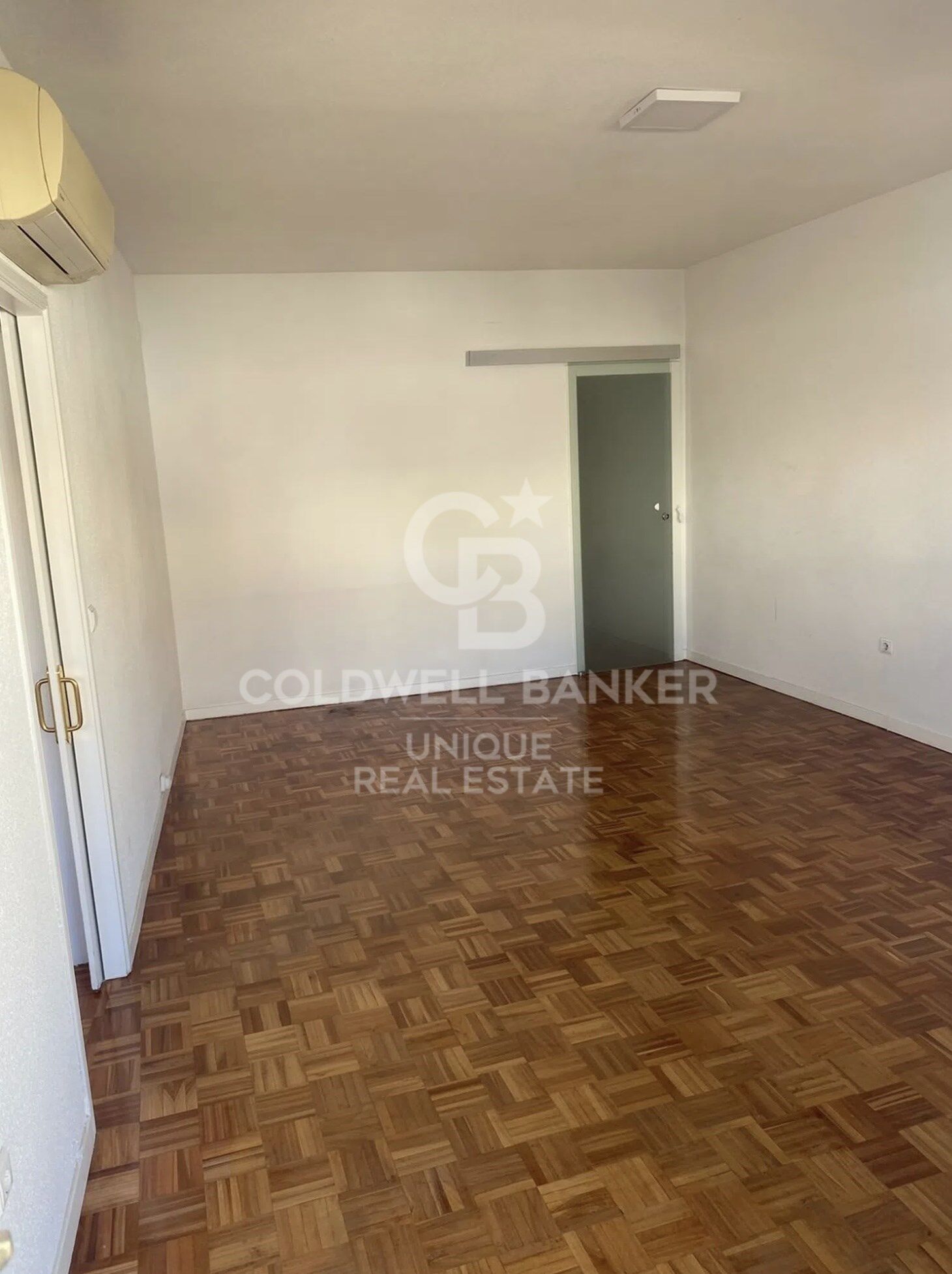Exterior penthouse for renovation in Almagro, Madrid