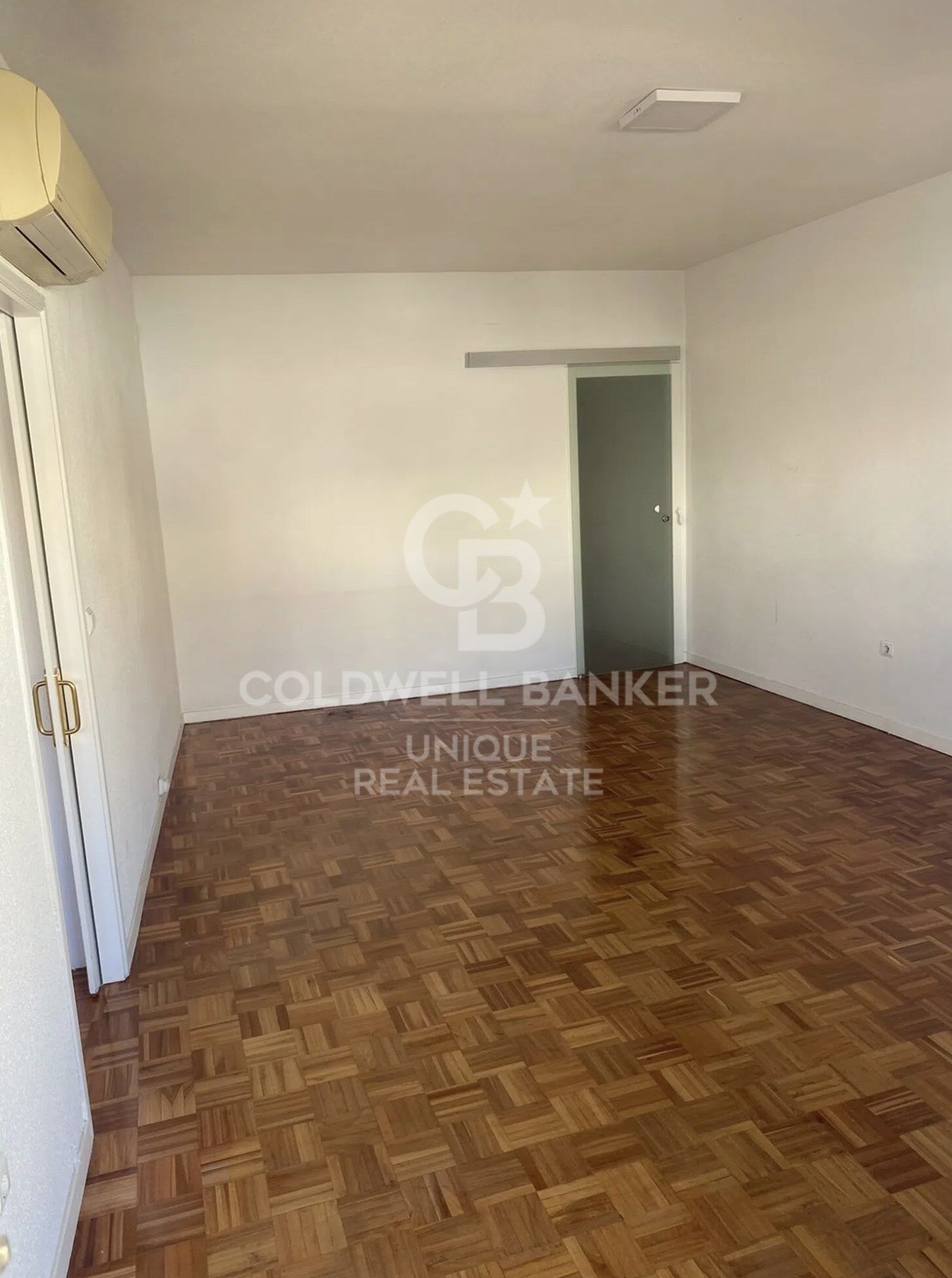 Exterior penthouse for renovation in Almagro, Madrid
