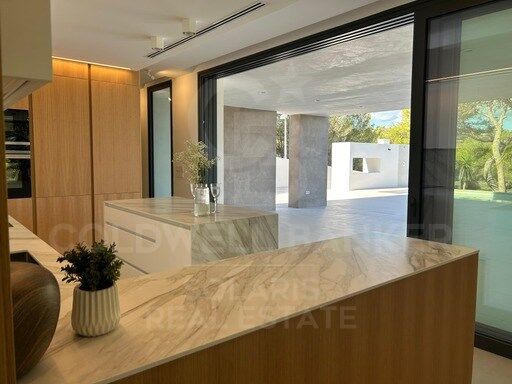 Zeitgenössische Luxusvilla in Moraira mit privatem Pool und exklusivem Design