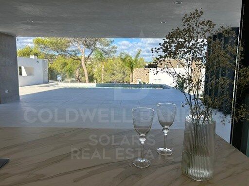Villa contemporánea de lujo en Moraira con piscina privada y diseño exclusivo