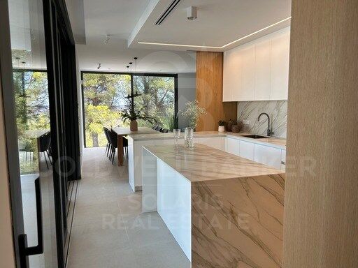 Villa contemporánea de lujo en Moraira con piscina privada y diseño exclusivo