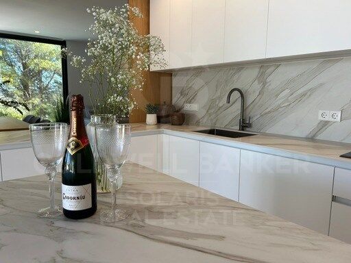 Zeitgenössische Luxusvilla in Moraira mit privatem Pool und exklusivem Design