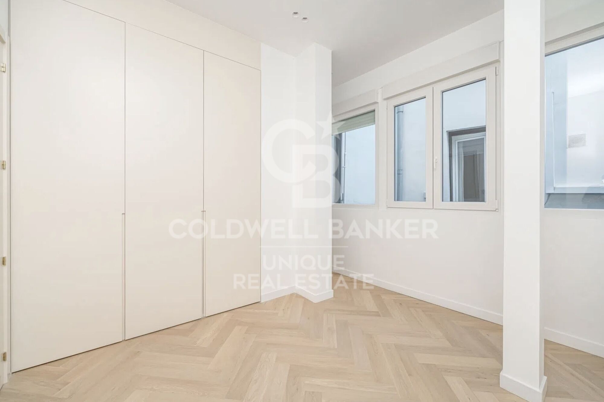 Renovated exterior apartment with 4 balconies in Malasaña, Madrid