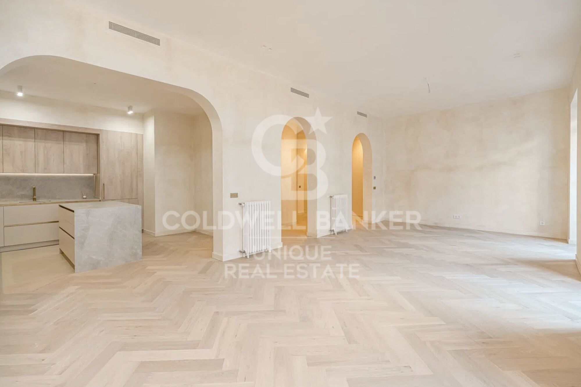 Renovated exterior apartment with 4 balconies in Malasaña, Madrid