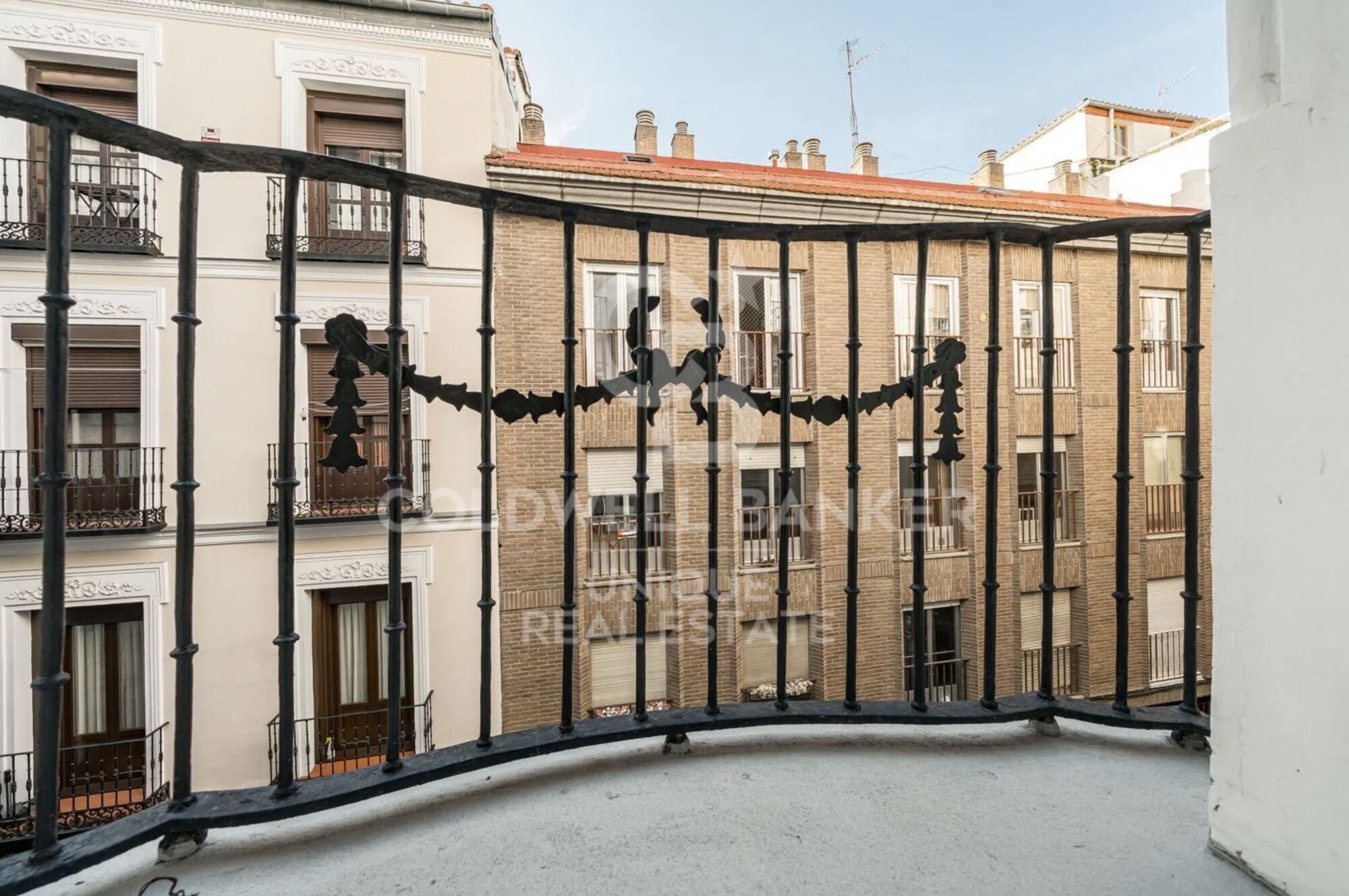 Renovated exterior apartment with 4 balconies in Malasaña, Madrid