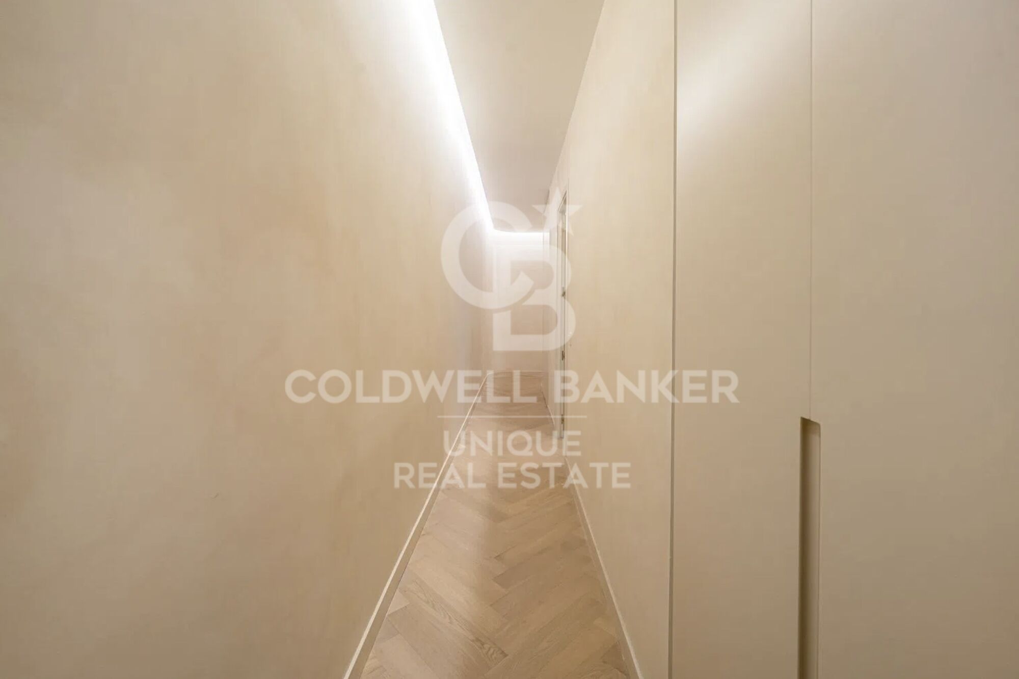 Renovated exterior apartment with 4 balconies in Malasaña, Madrid