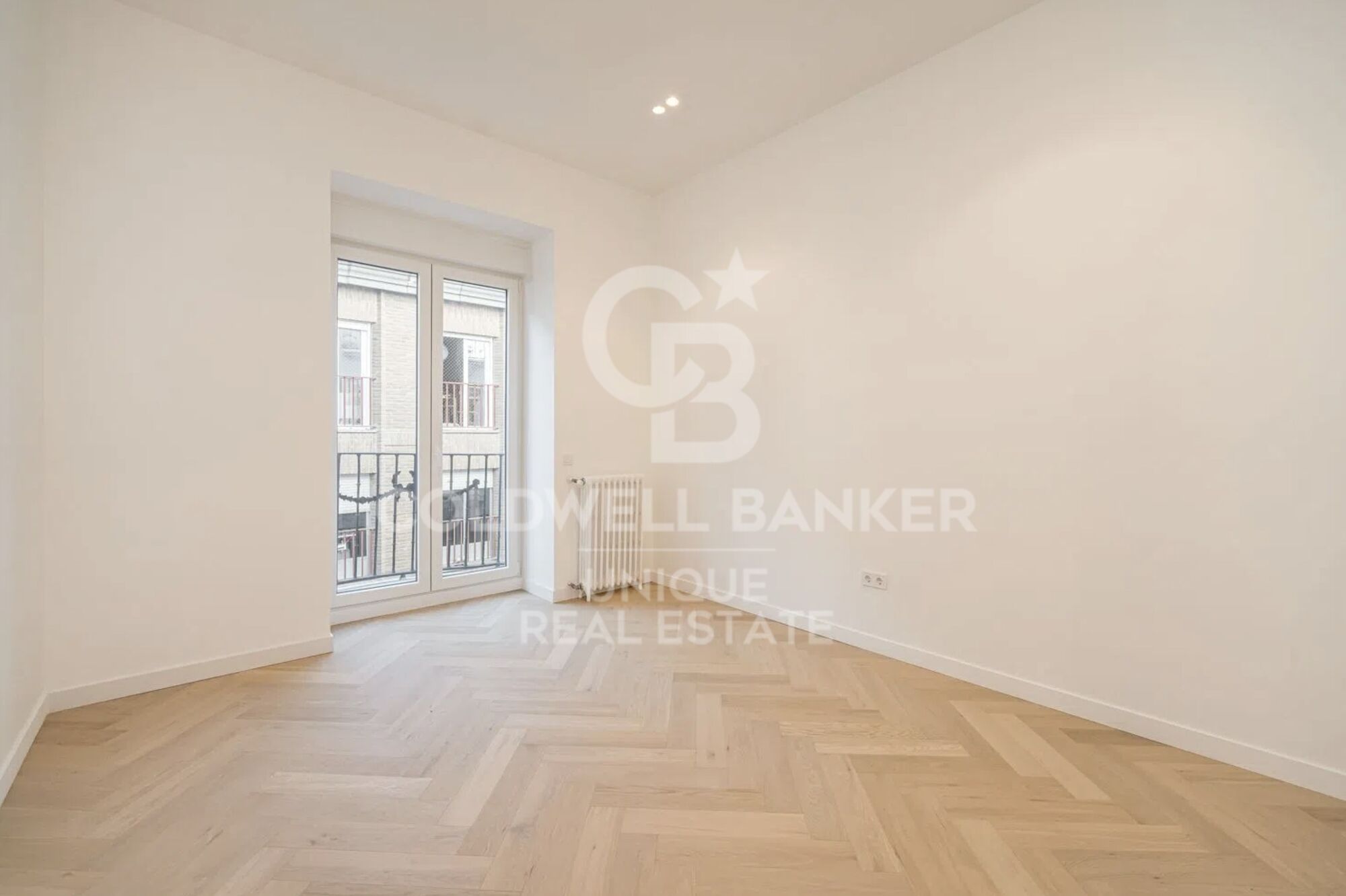Renovated exterior apartment with 4 balconies in Malasaña, Madrid