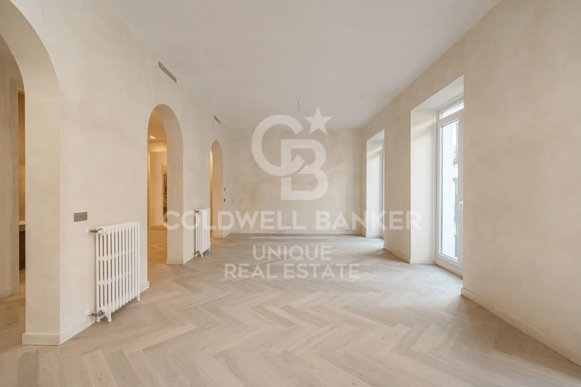 Renovated exterior apartment with 4 balconies in Malasaña, Madrid