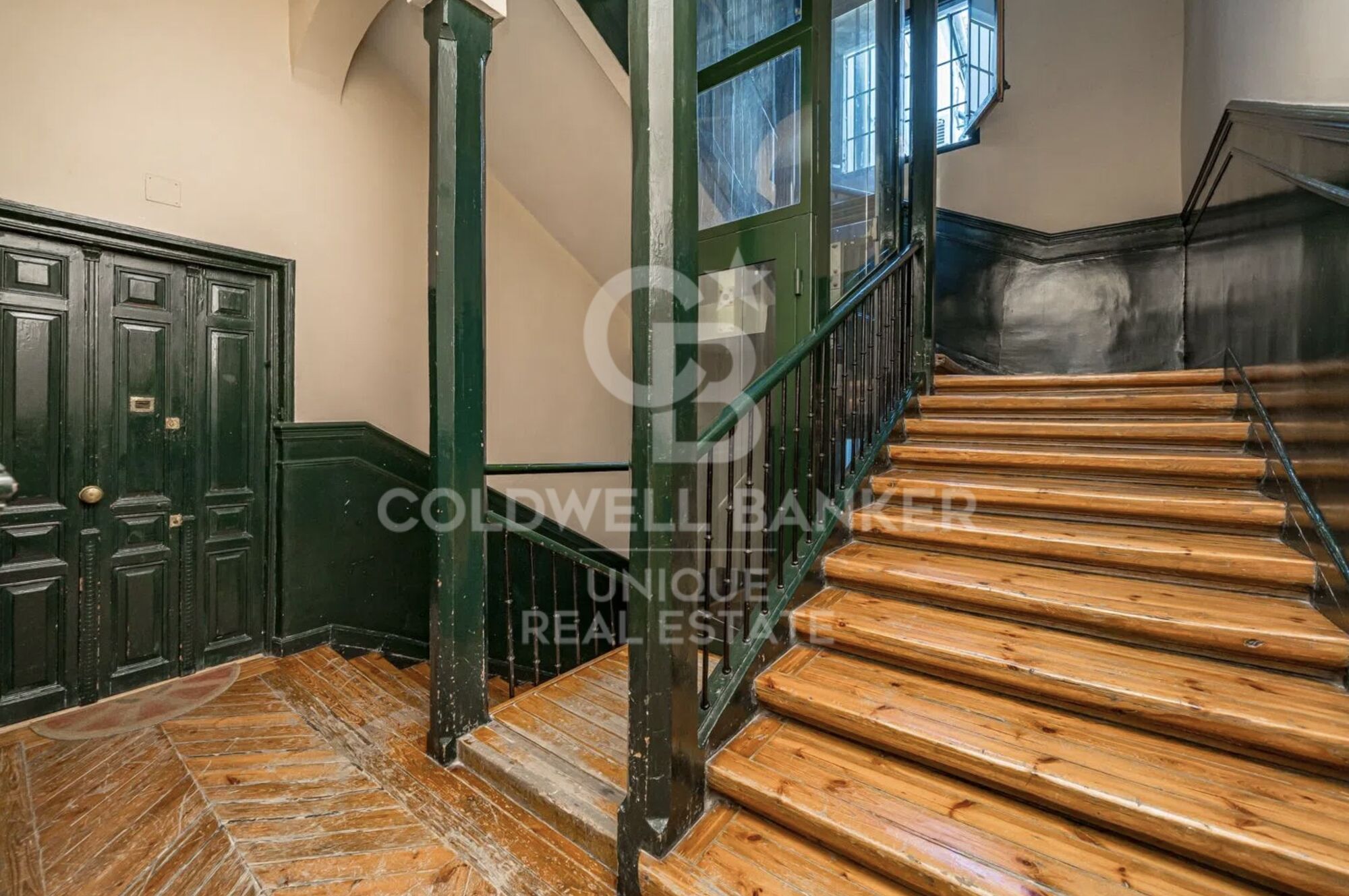 Renovated exterior apartment with 4 balconies in Malasaña, Madrid