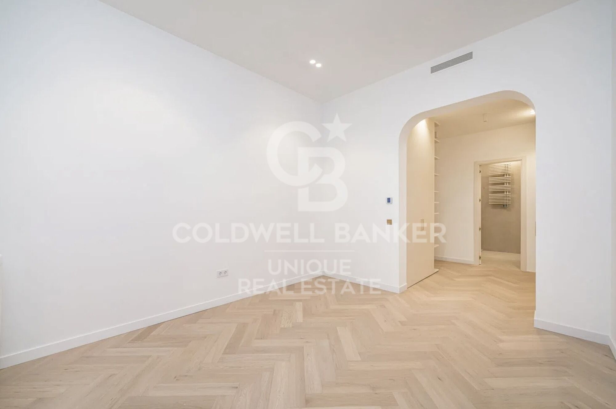 Renovated exterior apartment with 4 balconies in Malasaña, Madrid