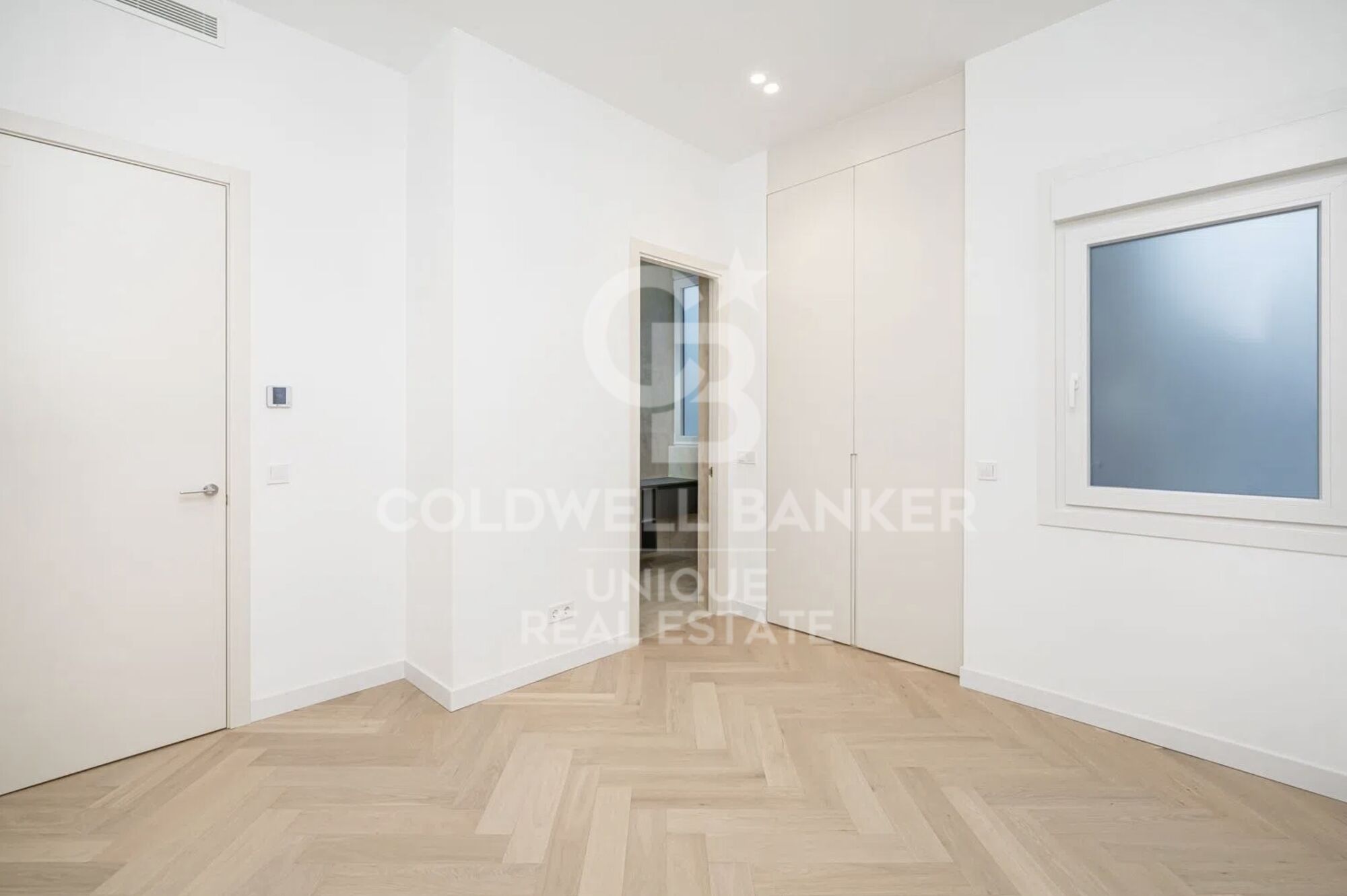 Renovated exterior apartment with 4 balconies in Malasaña, Madrid