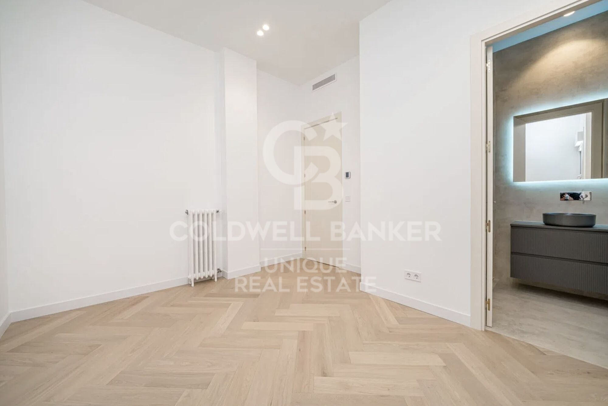 Appartement extérieur rénové avec 4 balcons à Malasaña, Madrid