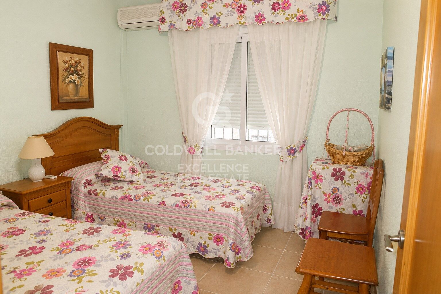 Bright semi-detached villa with terrace, parking and large patio in Santiago de lah Ribera, Murcia