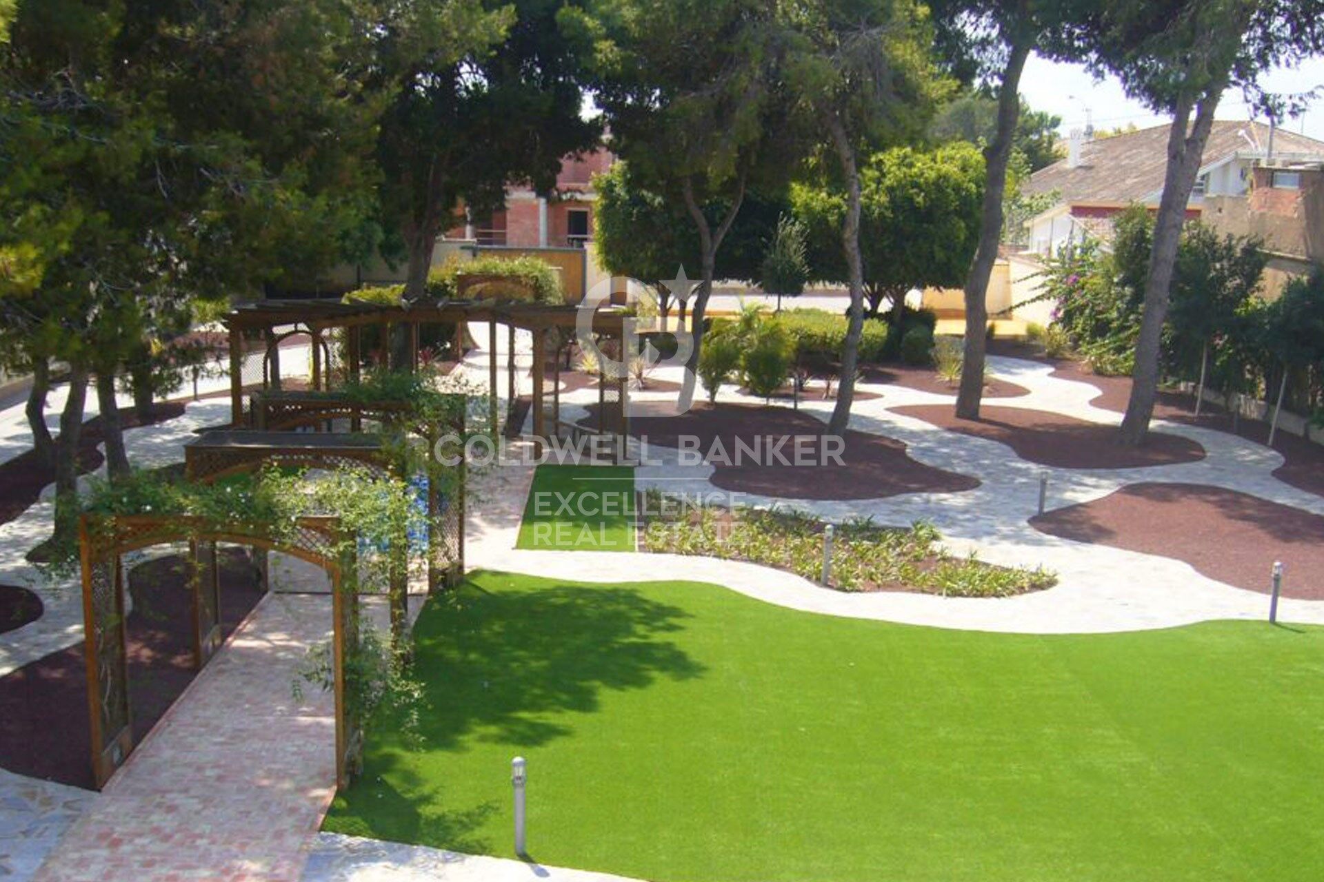 Bright semi-detached villa with terrace, parking and large patio in Santiago de lah Ribera, Murcia