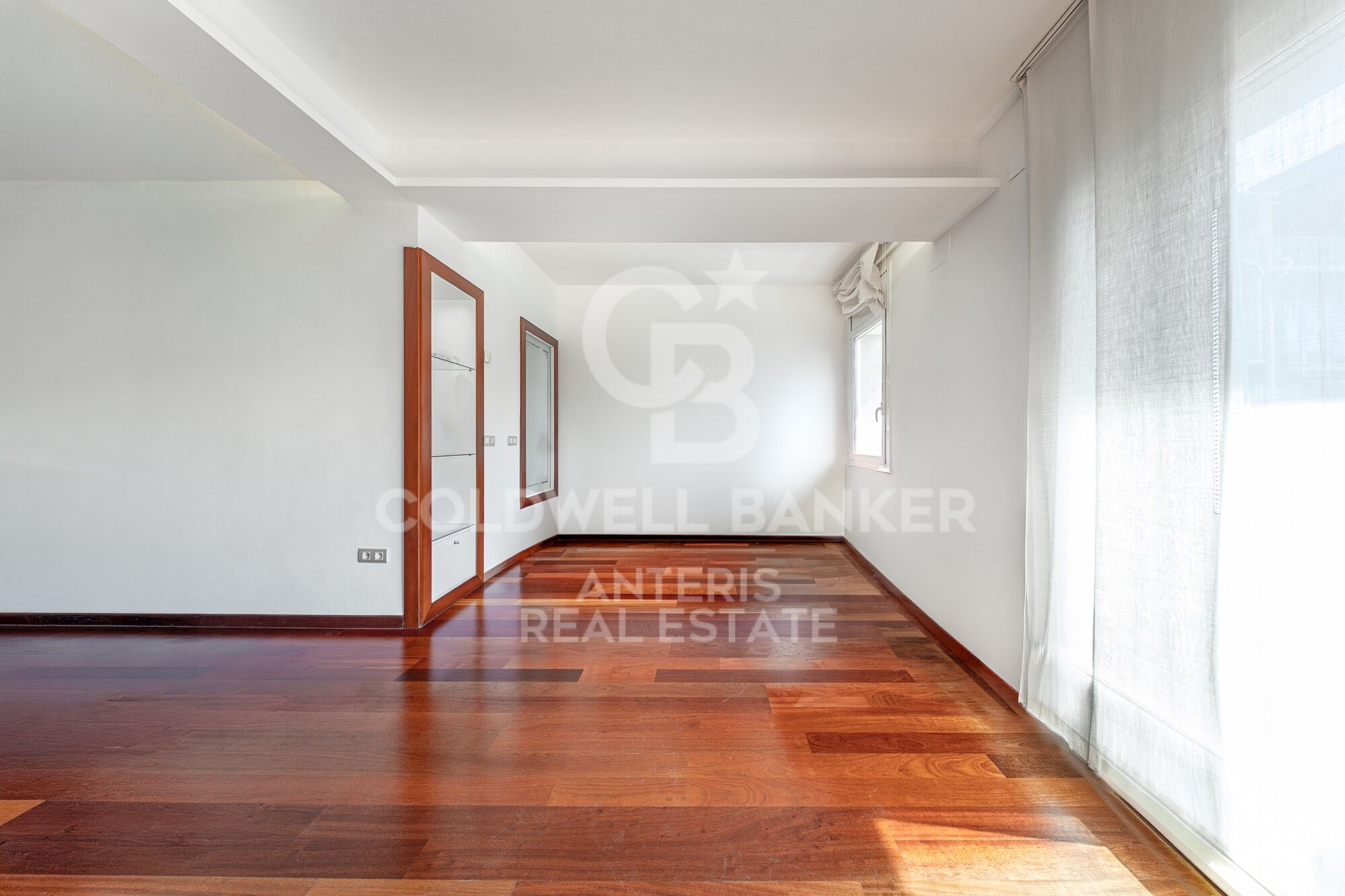 Exclusivo piso luminoso en Enric Granados