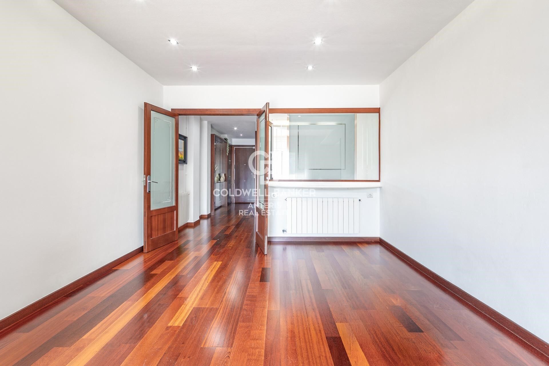 Exclusive bright apartment on Enric Granados street