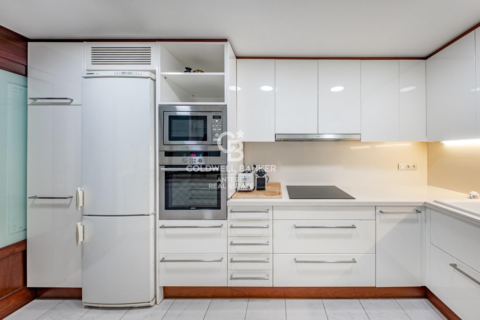 Exclusive bright apartment on Enric Granados street