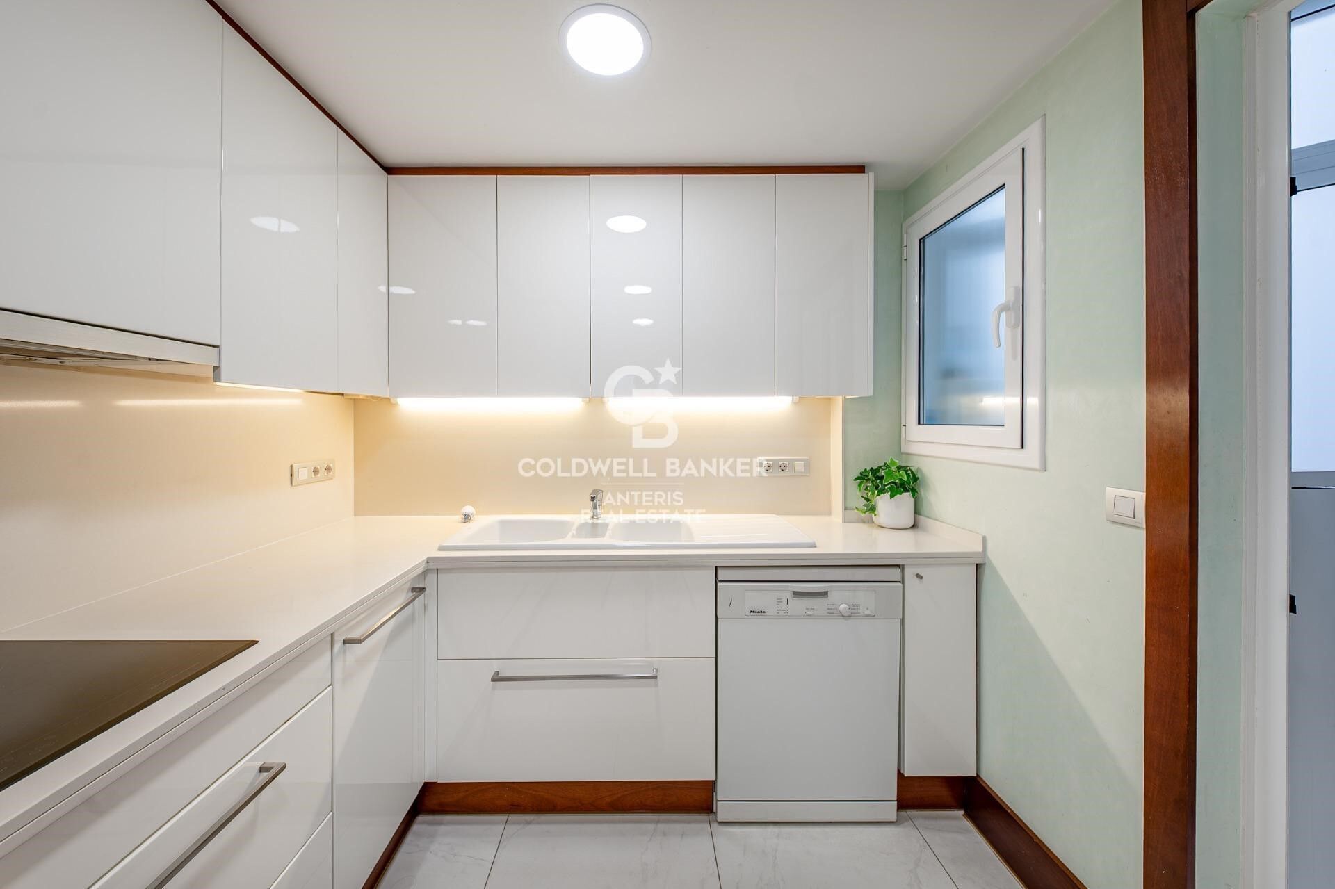Exclusive bright apartment on Enric Granados street